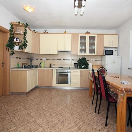 4 Bedroom Apartment In Tisno Eksteriør bilde