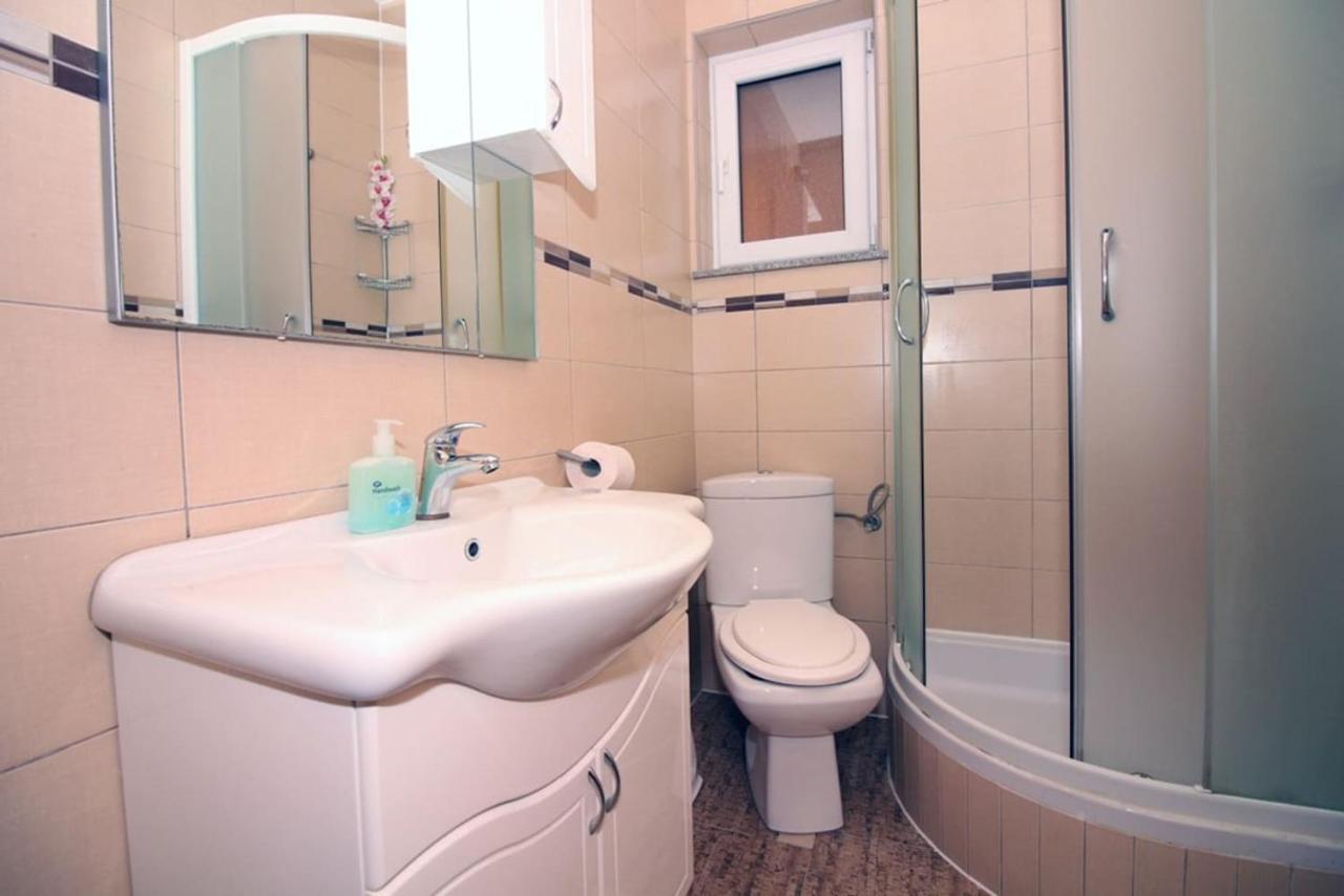 4 Bedroom Apartment In Tisno Eksteriør bilde