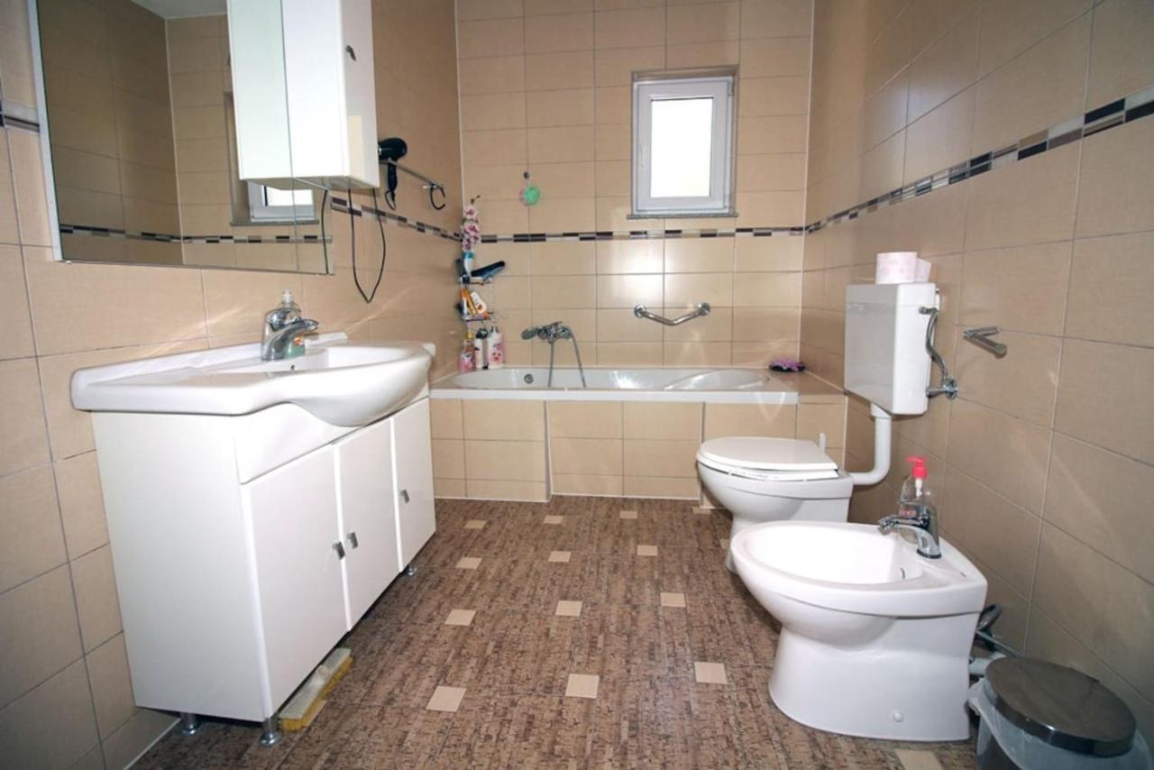 4 Bedroom Apartment In Tisno Eksteriør bilde