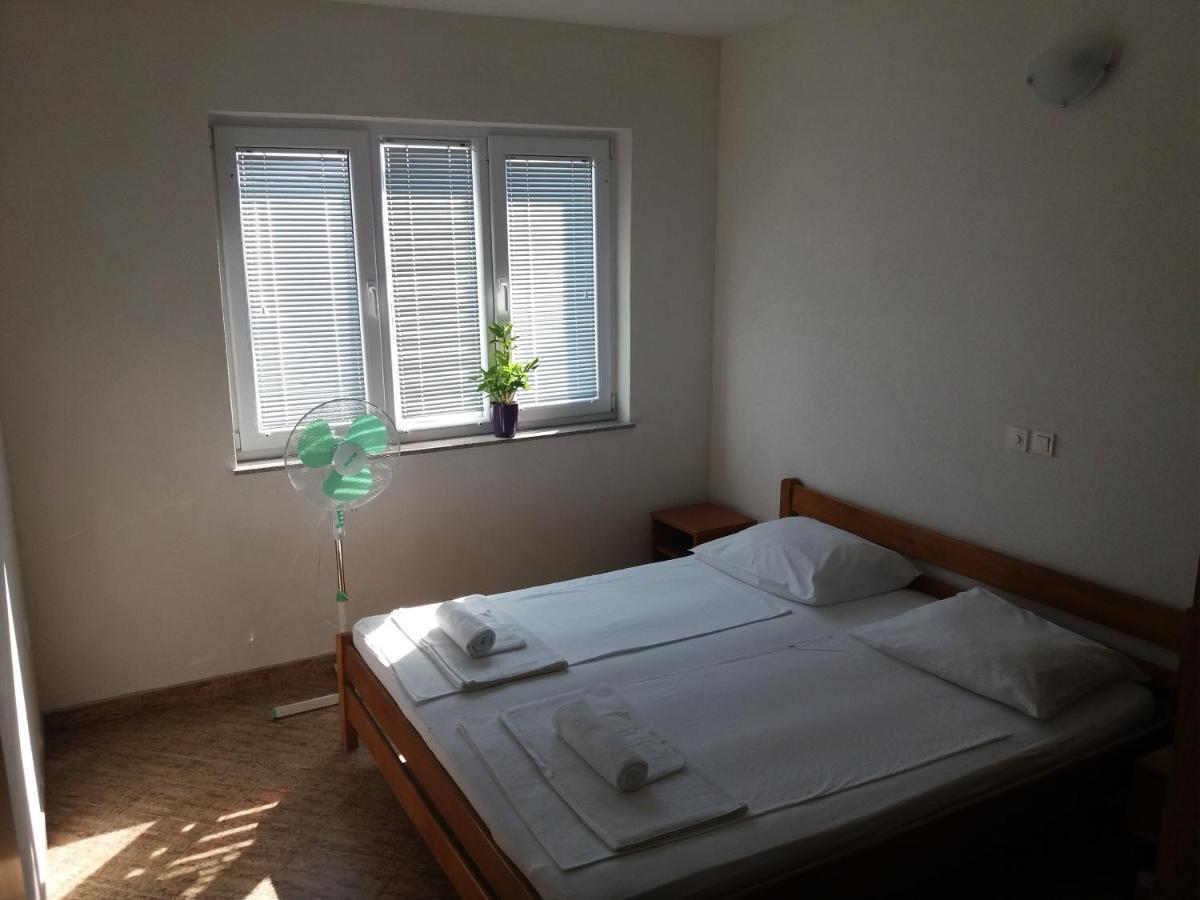 4 Bedroom Apartment In Tisno Eksteriør bilde