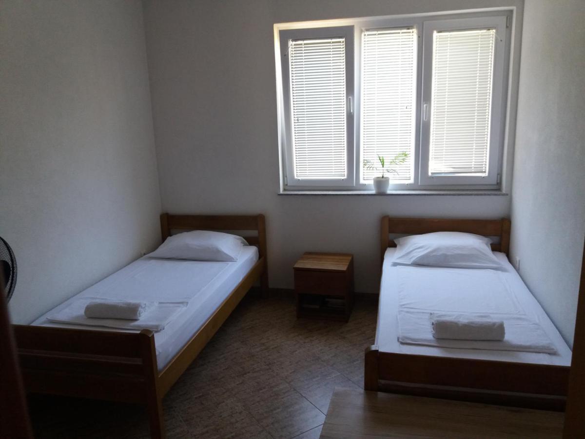 4 Bedroom Apartment In Tisno Eksteriør bilde